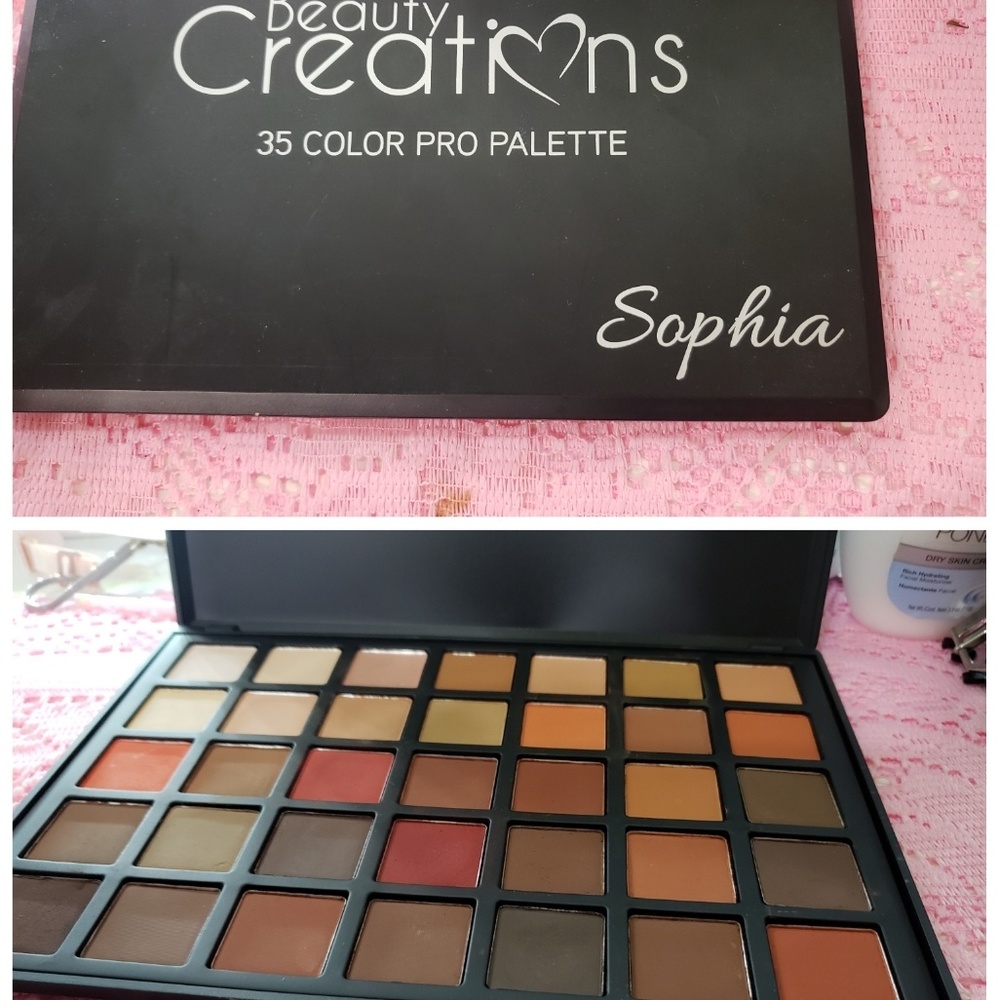 Eyeshadow palette
